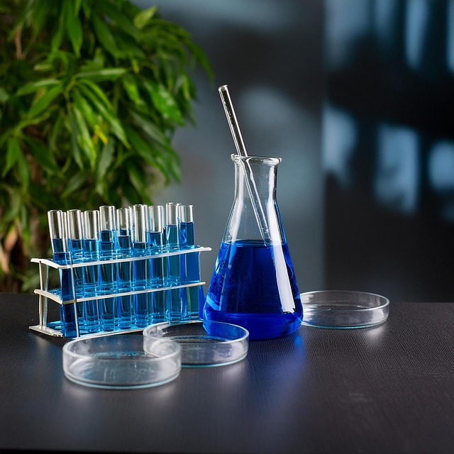 n,n-二甲基環己胺在聚氨酯膠粘劑和密封劑中的應用，提供快速固化和高粘接強度。